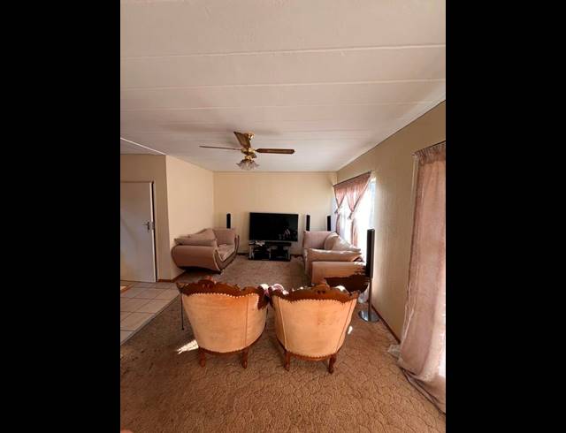 2 BEDROOM DUPLEX FOR SALE IN DORANDIA